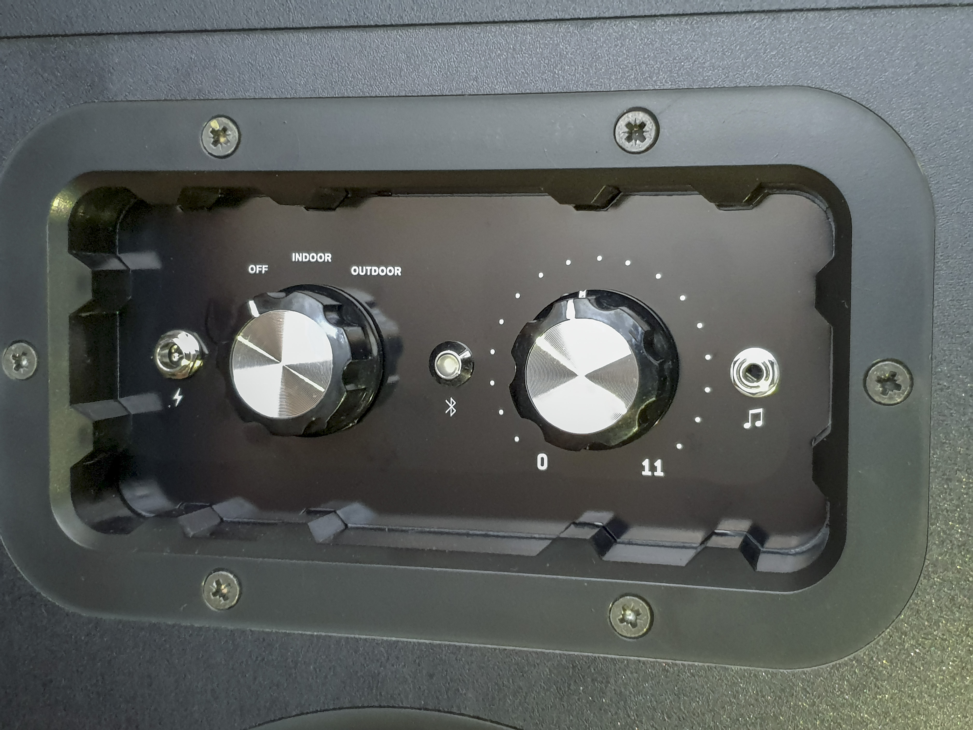 connect two soundboks together
