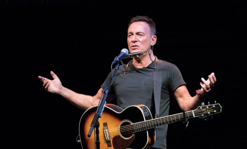 Springsteen-on-Broadway_6