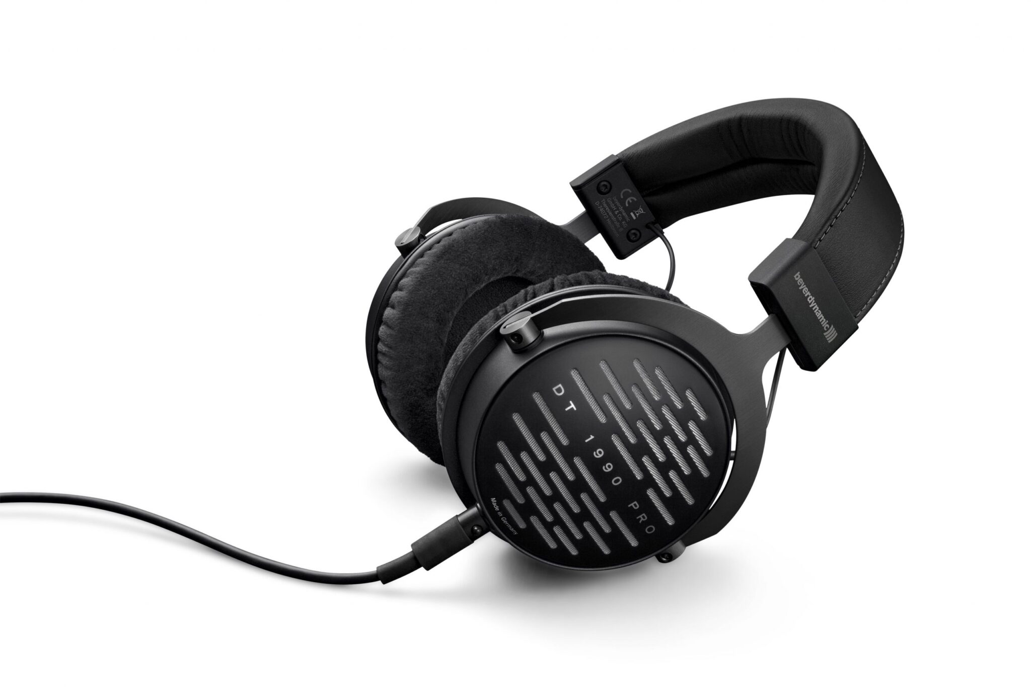Review: Beyerdynamic DT 1990 Pro | Sharp Analyst