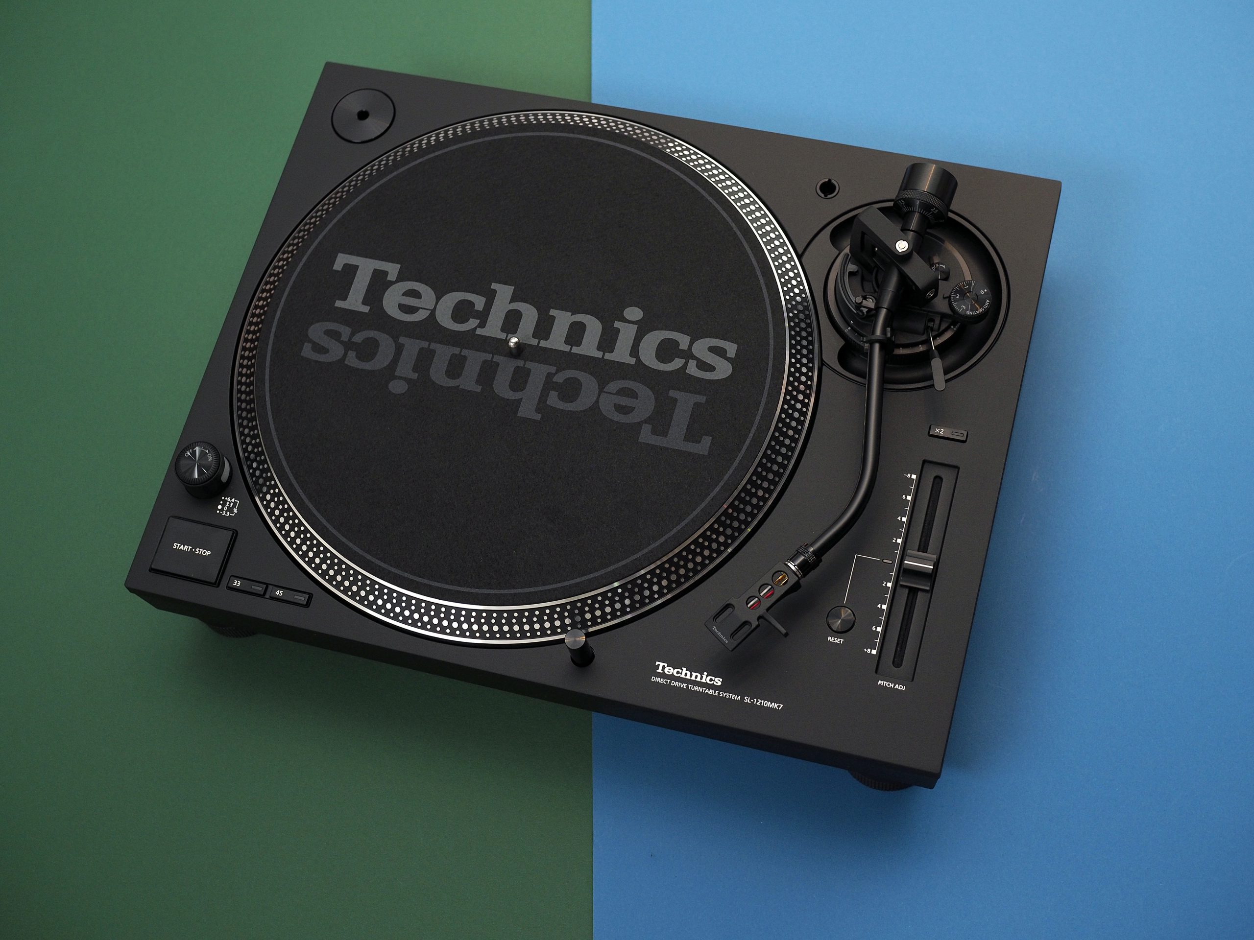 Technics 1210. Technics SL-1210mk7. Виниловый проигрыватель Technics SL-1200 mk7. Техникс 1210 проигрыватель для винила. Technics SL-1210 S.