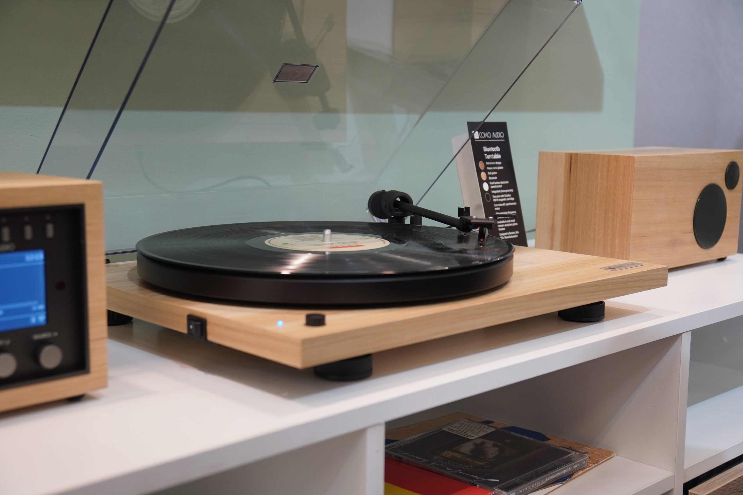 turntable with bluetooth speakers