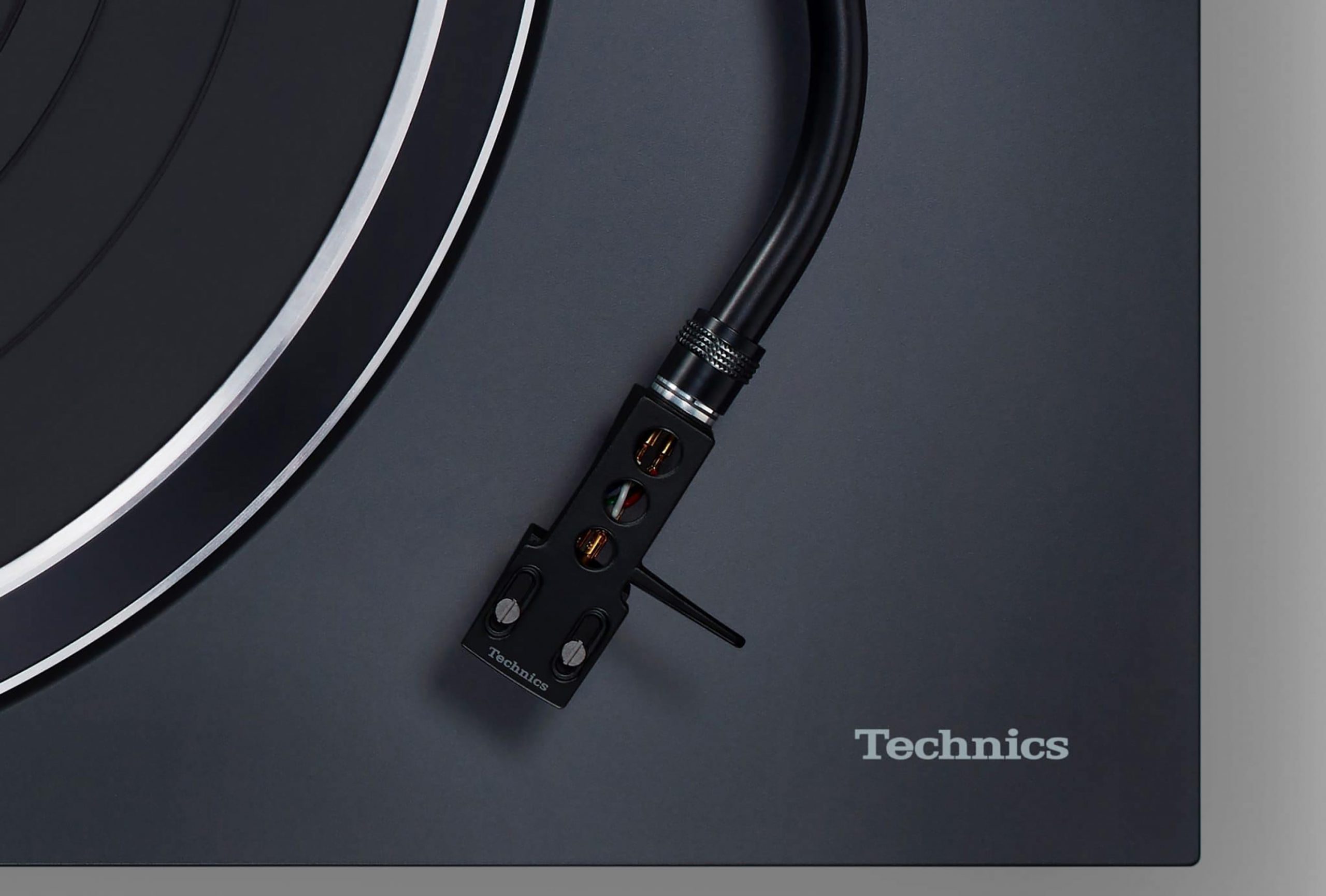 Technics SL-1500C Turntable with Built-in Preamp & Cartridge