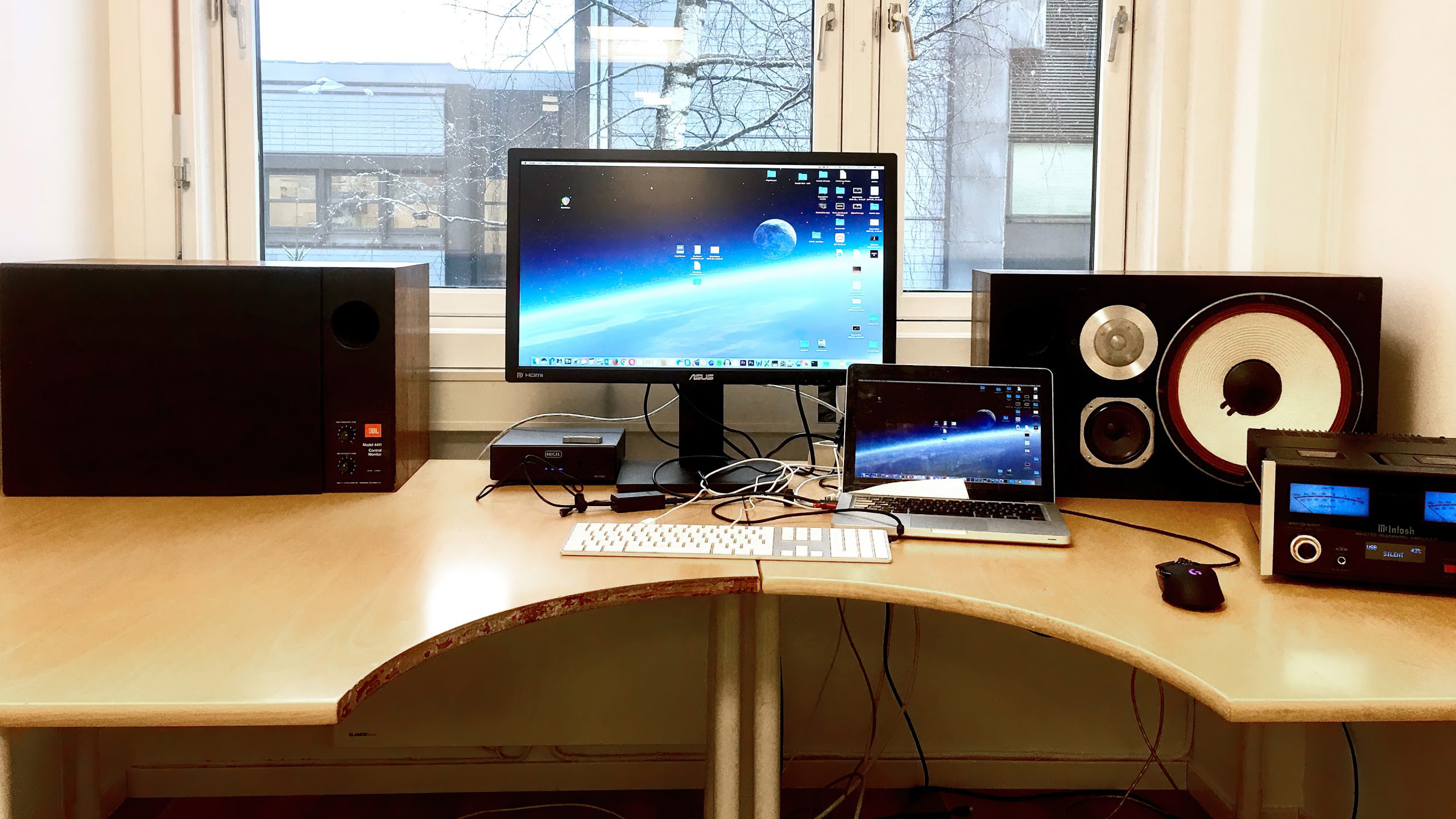 JBL Desktop Graabein