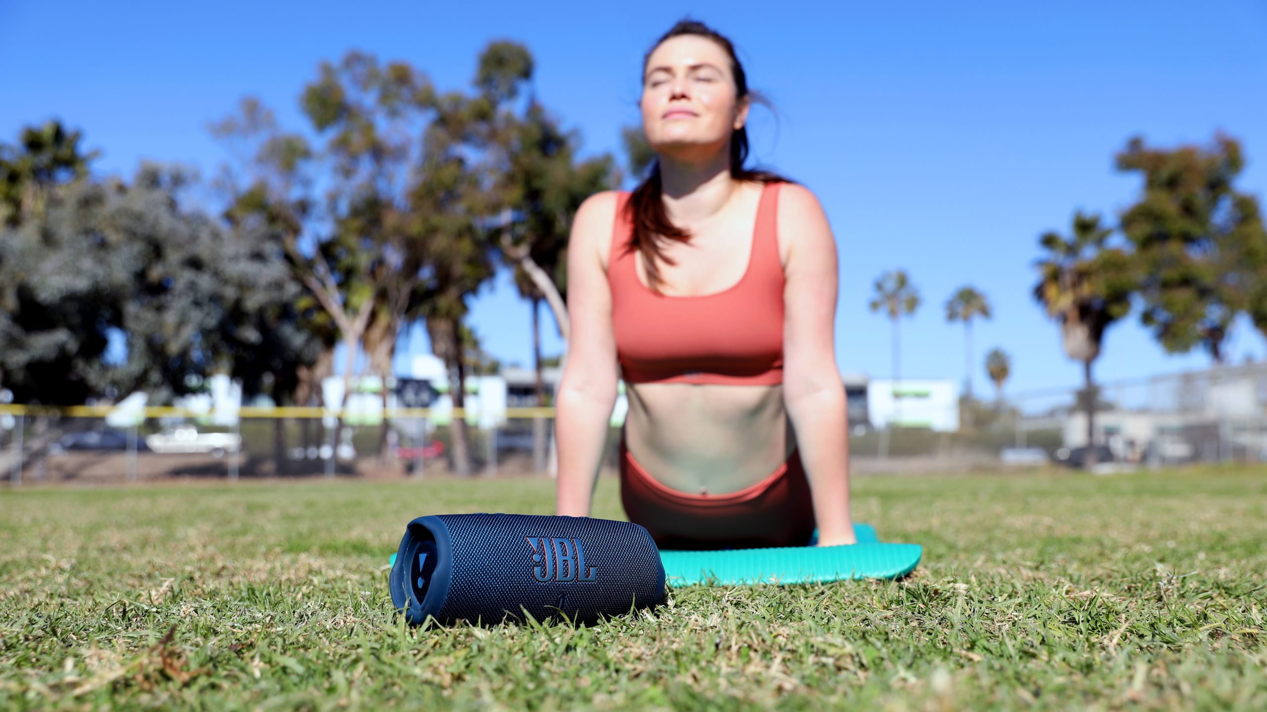 JBL Charge 5 Yoga