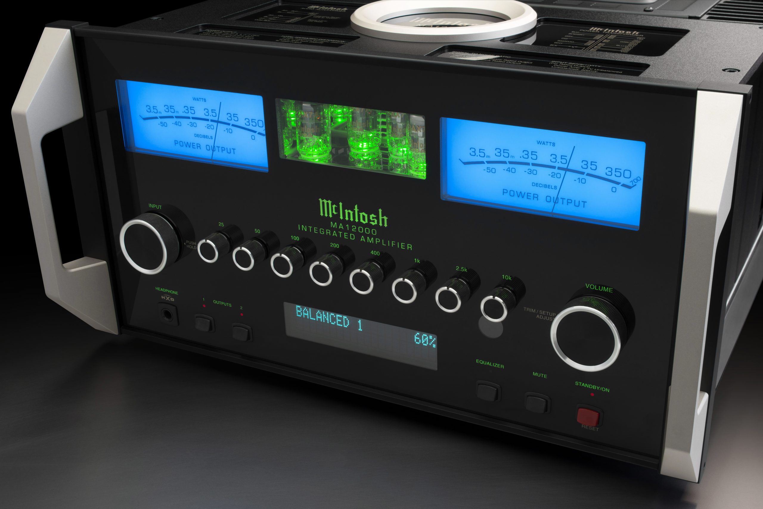 Direct true. MCINTOSH ma12000. Усилитель интегральный MCINTOSH ma12000. MCINTOSH ma9500. Гибридный усилитель MCINTOSH.