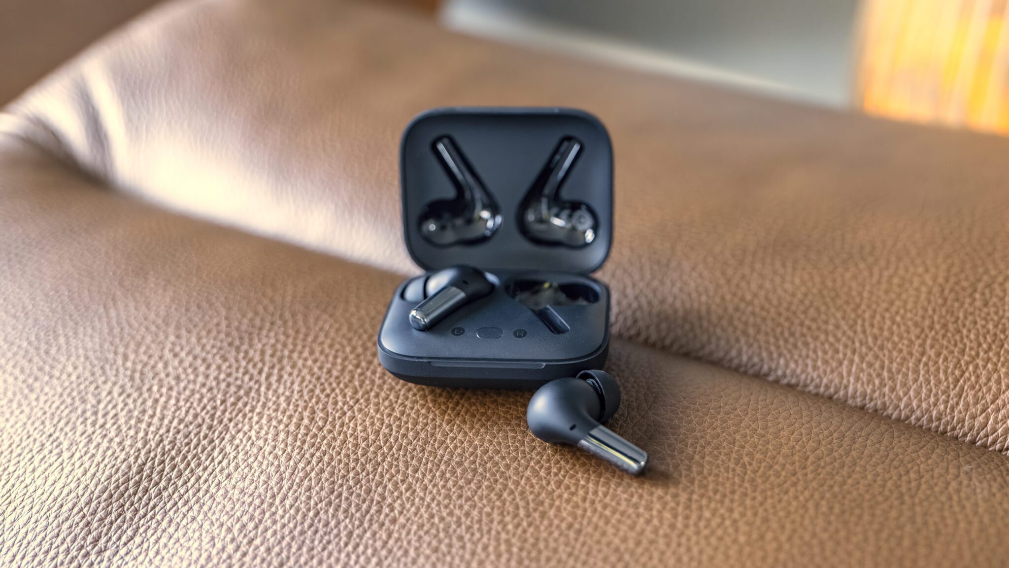 Review OnePlus Buds Pro Excellent AirPods Copy