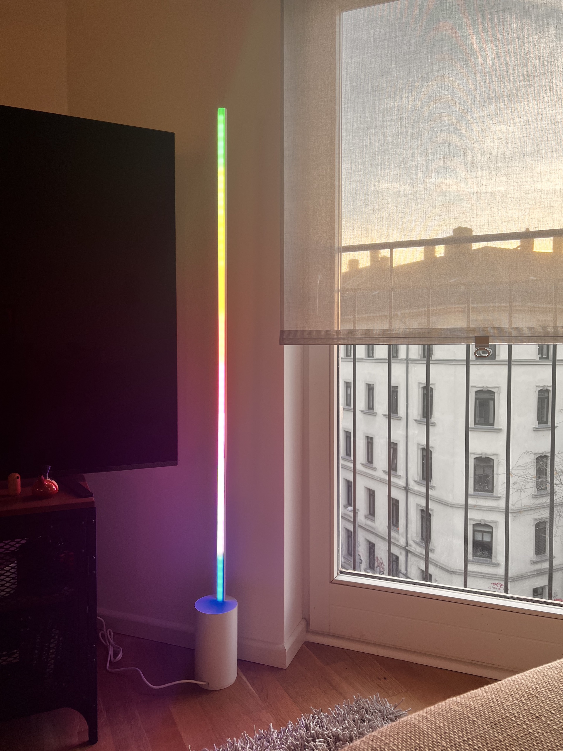 Review: Philips Hue Signe Gradient Floor Lamp