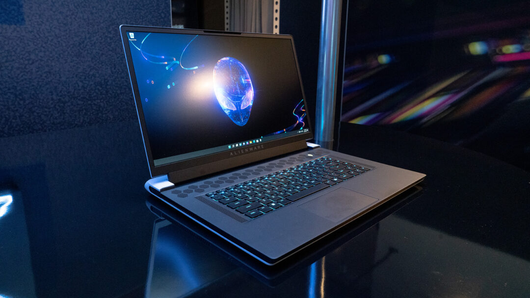 Alienware x17 lifestyle