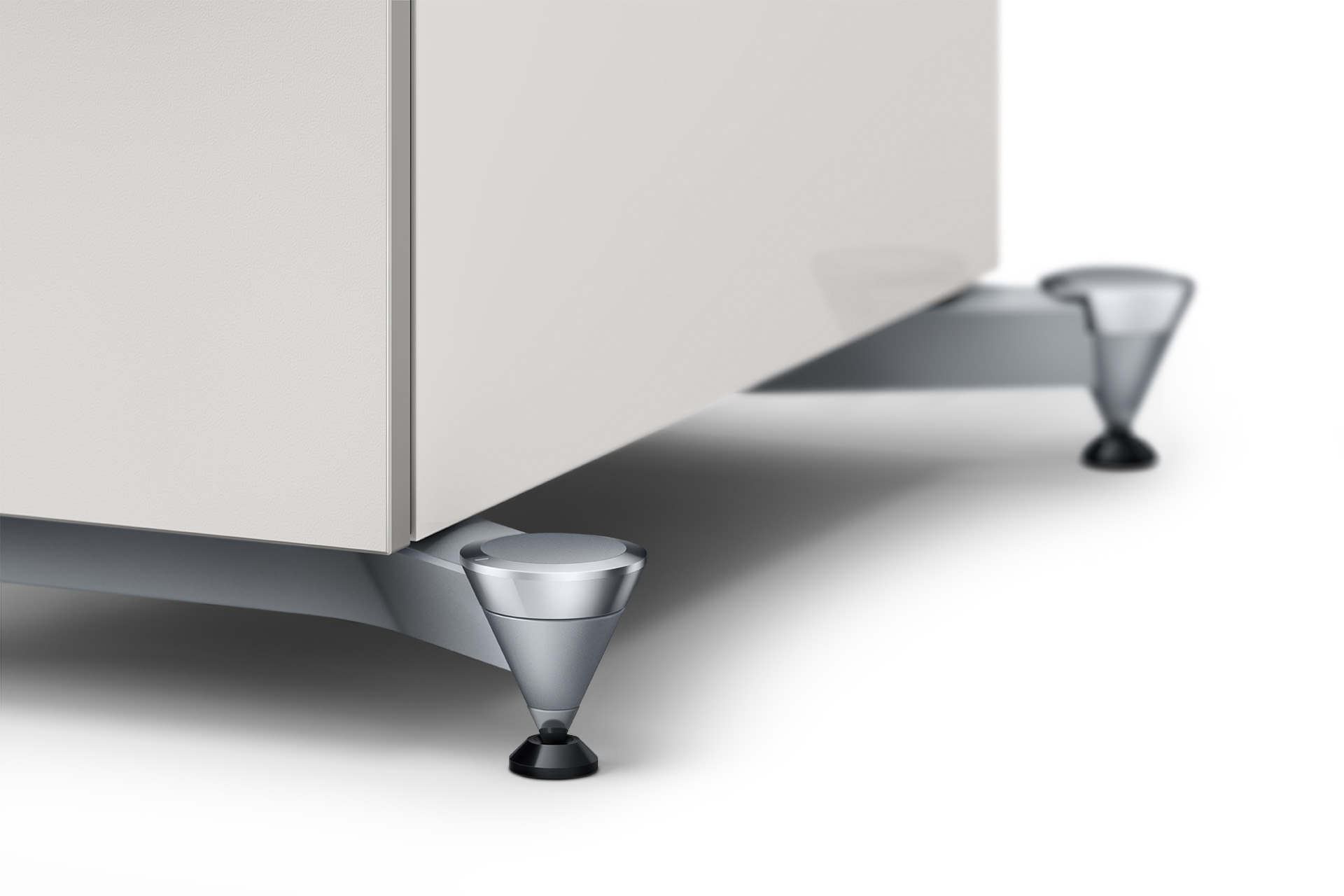 REFERENCE 5 Meta detailed view plinth and spike set high gloss white champagne 1