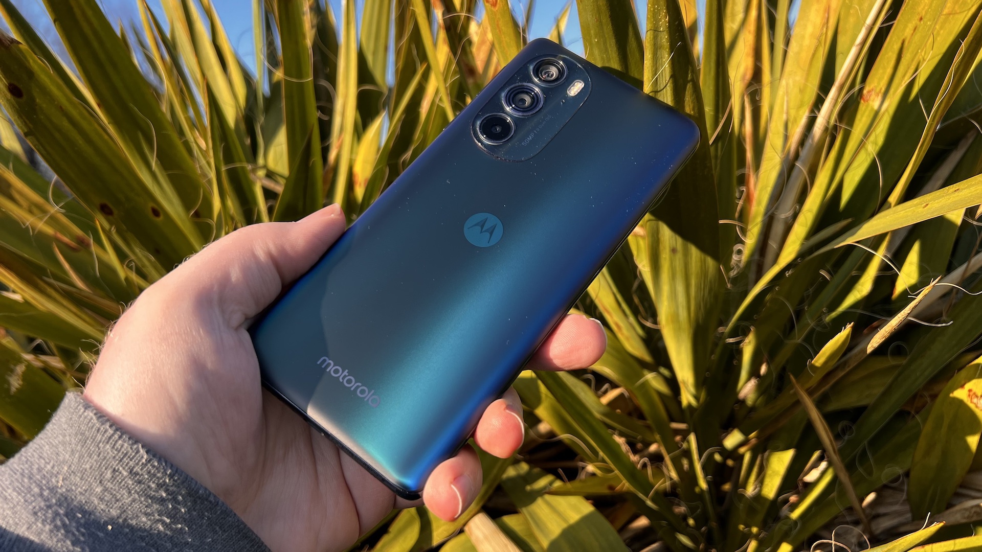 The New Motorola Edge 30 Pro Lets You Take Selfies And Video Like A Pro