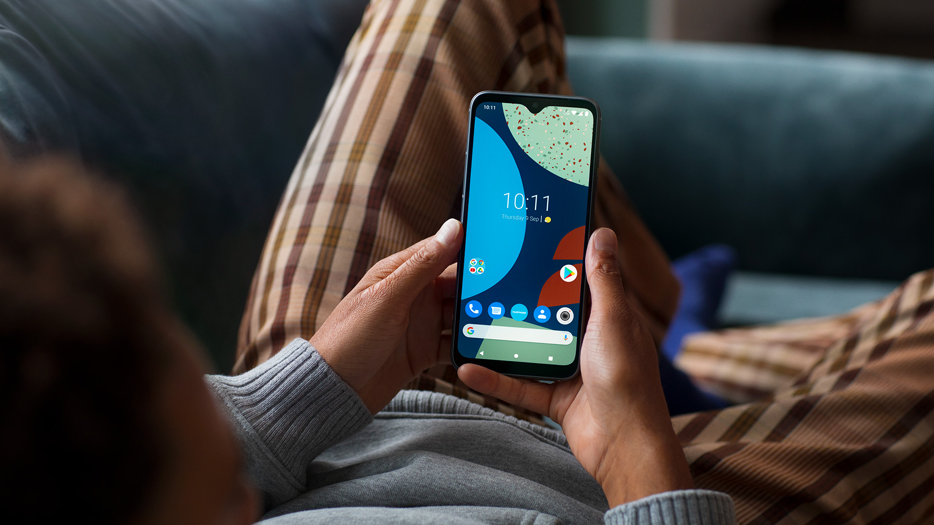 Review Fairphone 4 Smartphone For Kitchen Table Technicians
