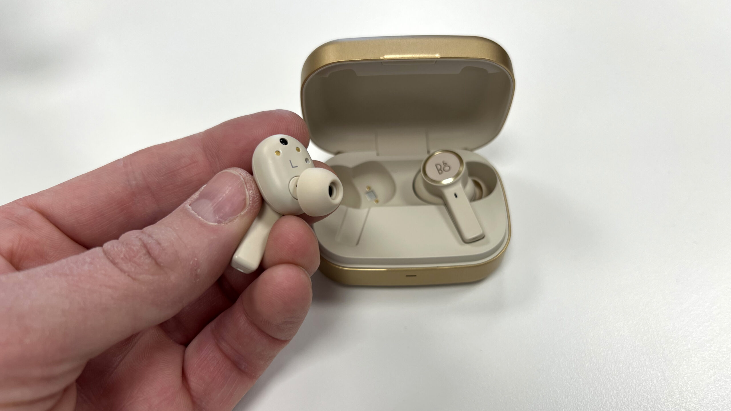 Review: Bang & Olufsen Beoplay EX | Lovely Earbuds - With Reservations
