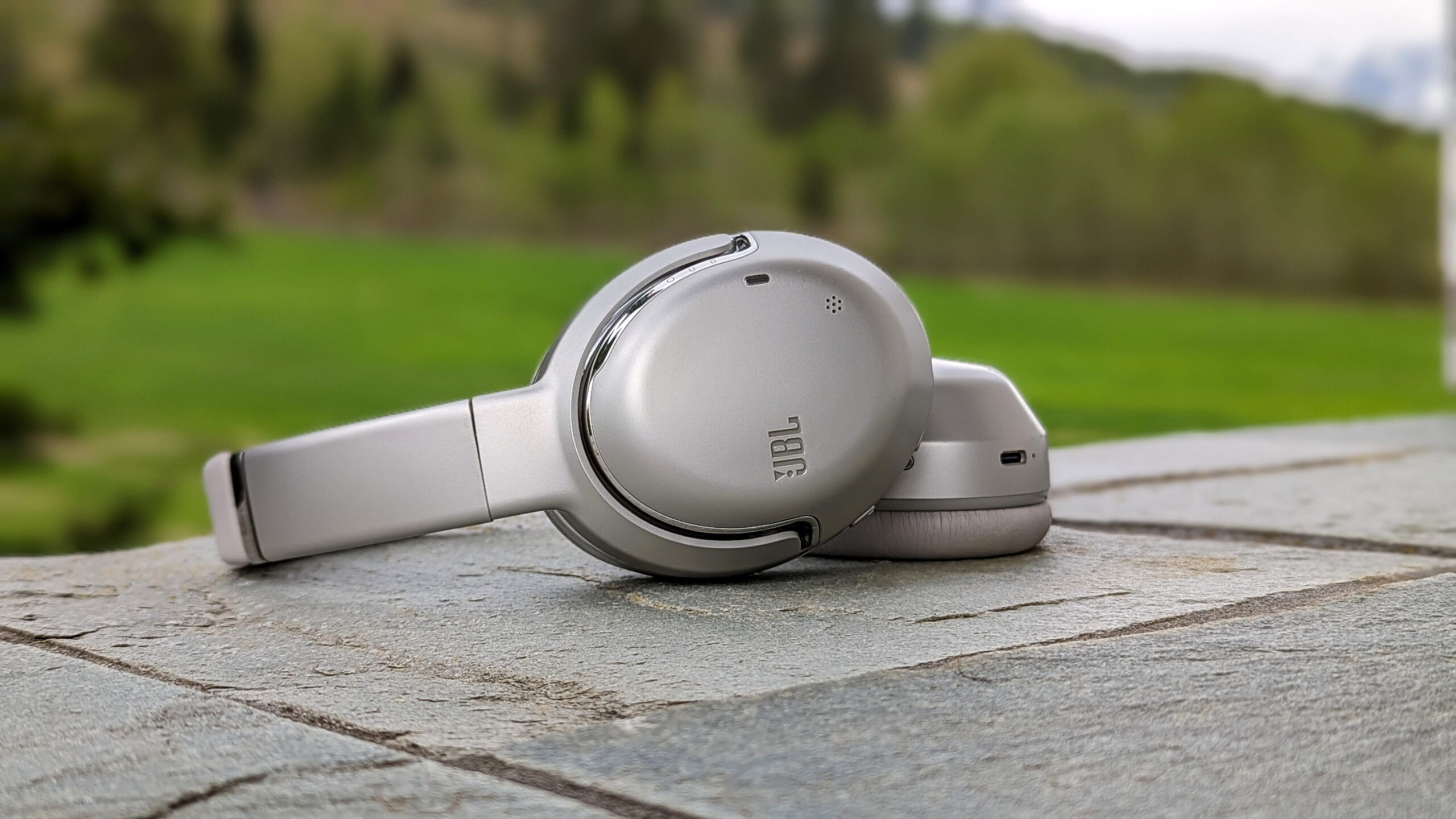 JBL Tour One M2: headphones that combine performance and comfort -  Son-Vidéo.com: blog