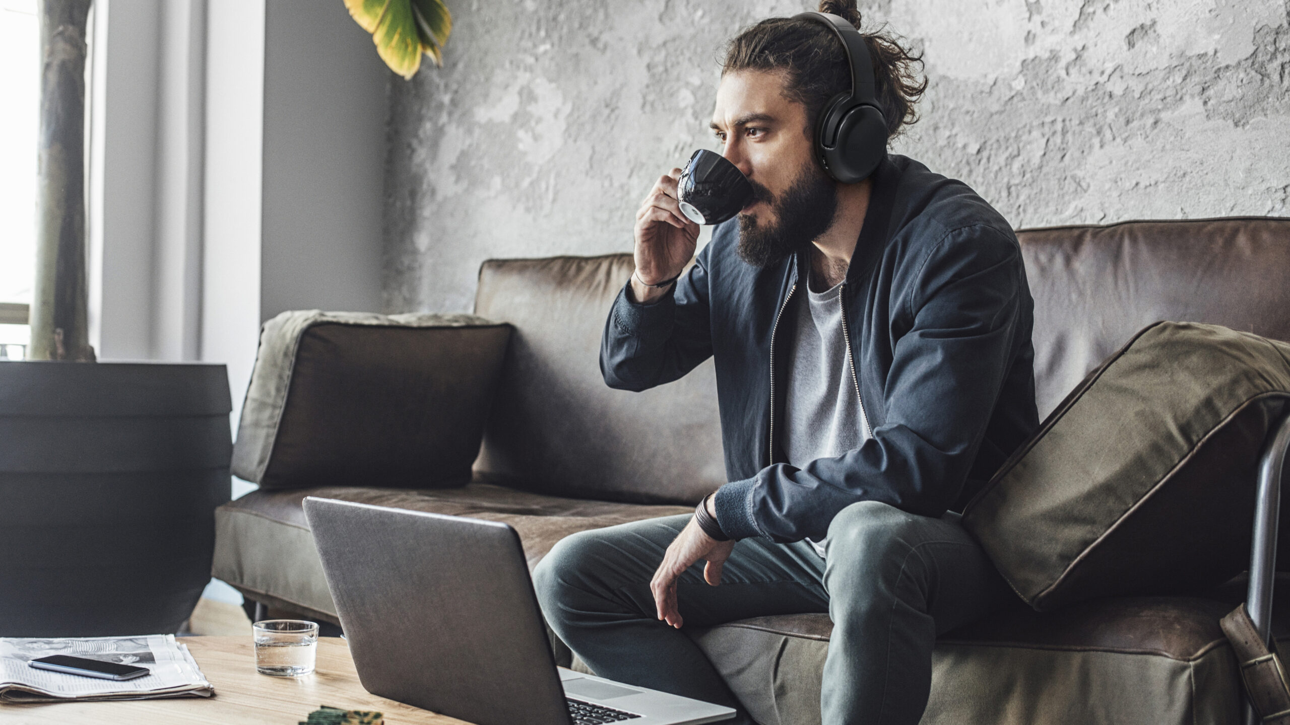 JBL Tour One M2: headphones that combine performance and comfort -  Son-Vidéo.com: blog