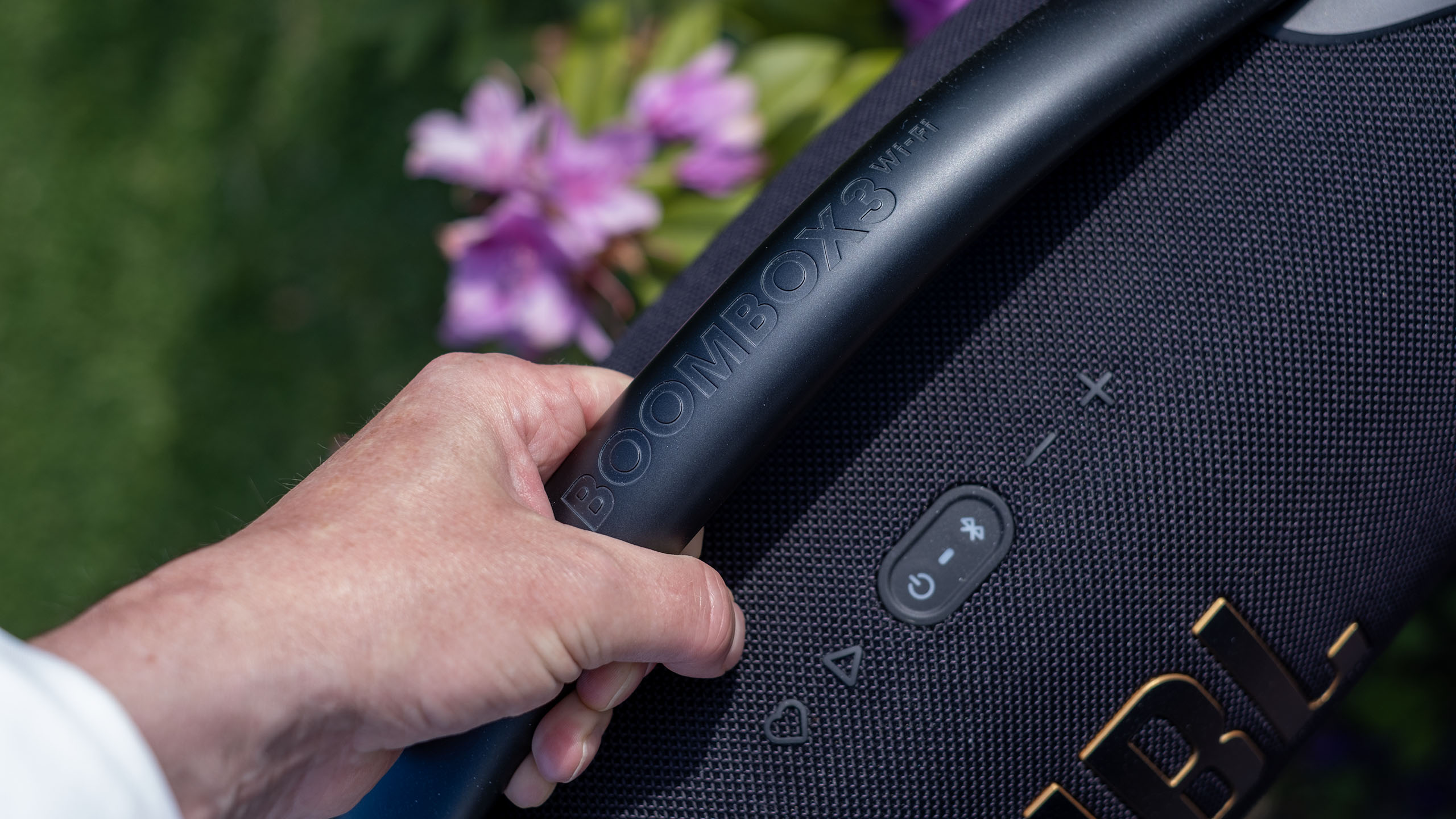 Review: JBL Boombox 3 Wi-Fi | Party A Handlebar With