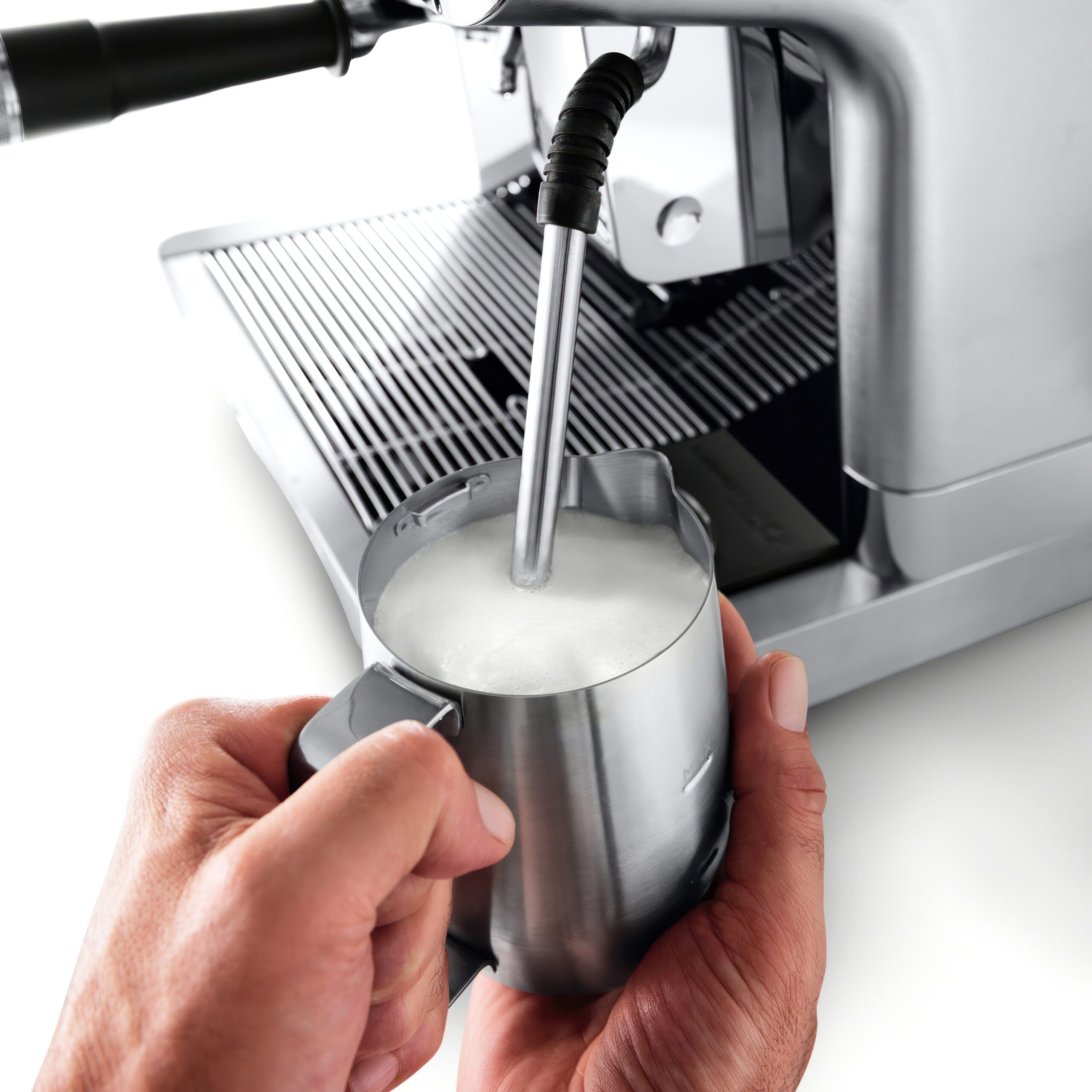 Cafetera Espresso manual De'Longhi La Specialista Maestro Cold Brew  EC9865.M, Thermoblock, Express con molinillo, 1450 W, 2.5 l, 19 bar, Plata  - Comprar en Fnac