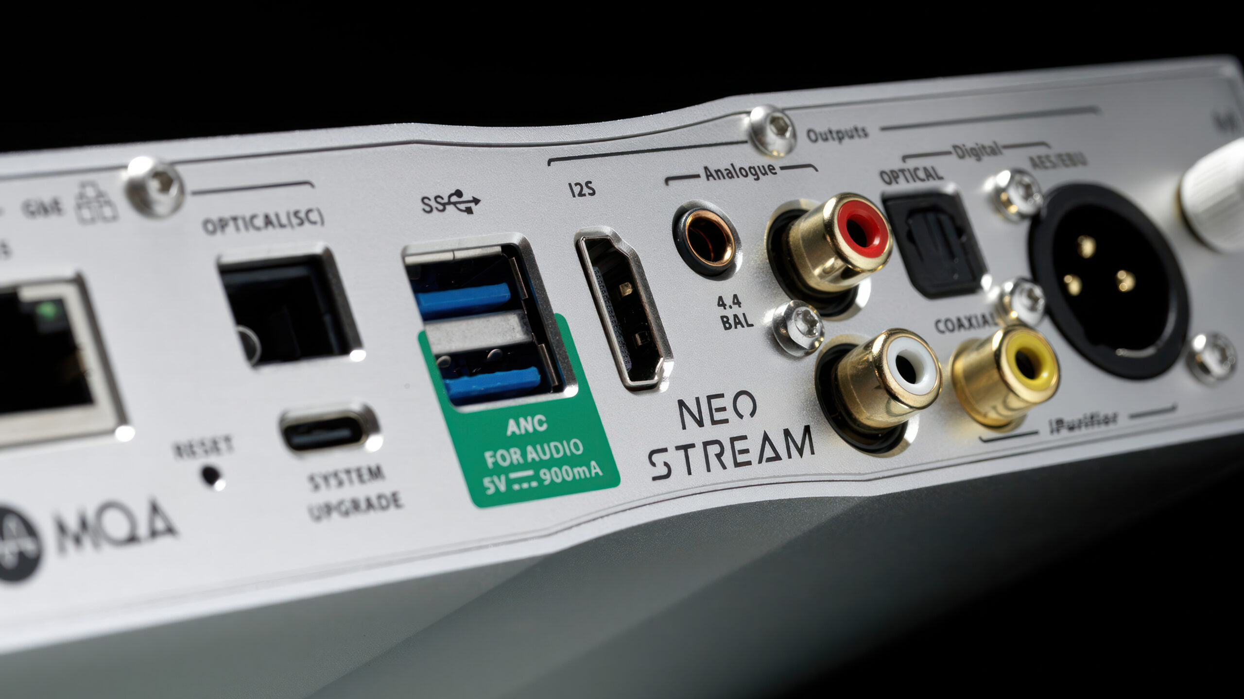 iFi NEO Stream rear