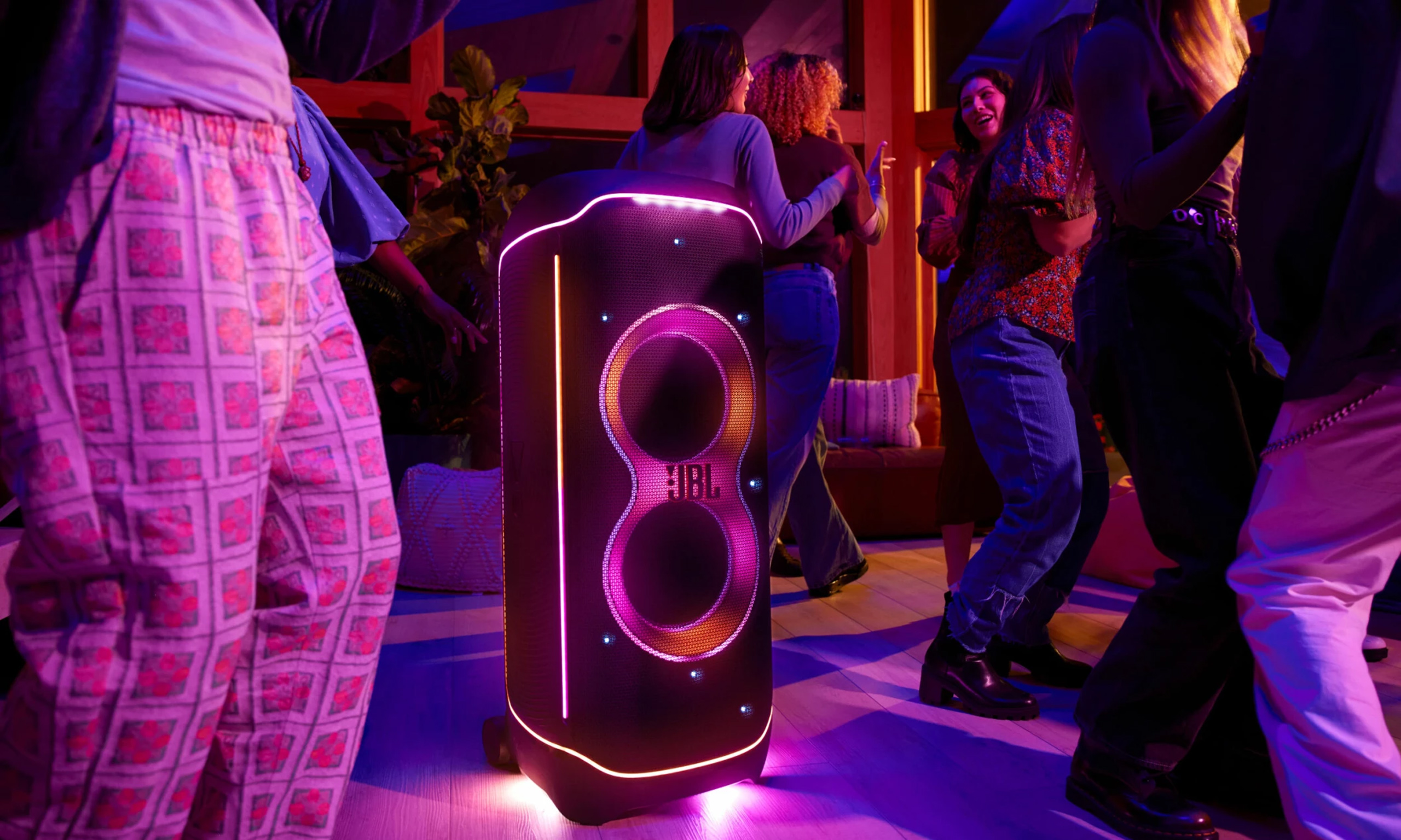 Review: JBL PartyBox 710 Loud Wireless Speaker