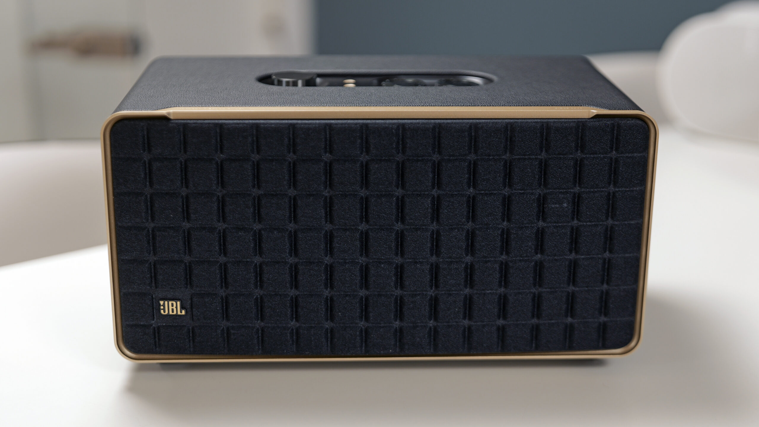 Review: JBL Authentics 500  Rock Solid Retro Speaker With A Few  Shortcomings