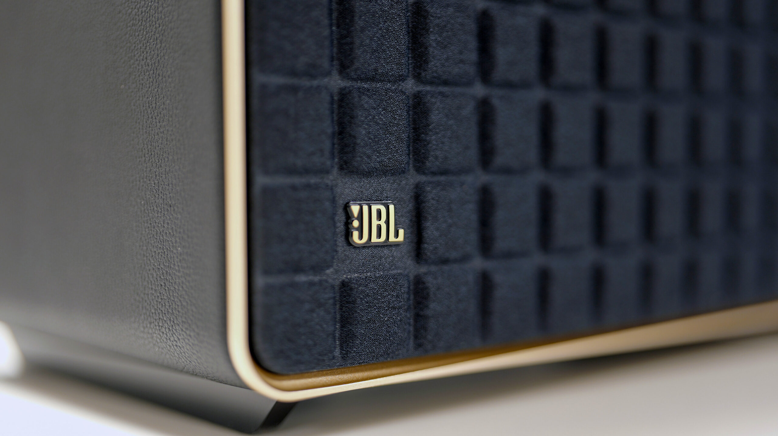 JBL Authentics 500: Retro dizajn a super zvuk (RECENZIA)