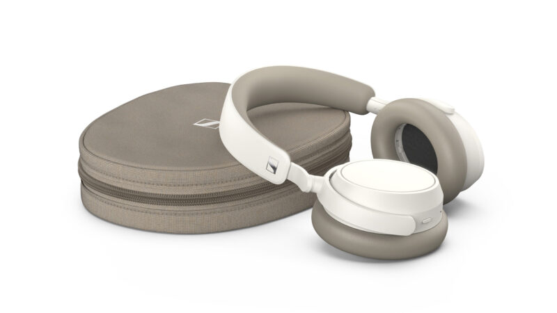 Sennheiser_ACCENTUM_Plus_White_Folded_wCase